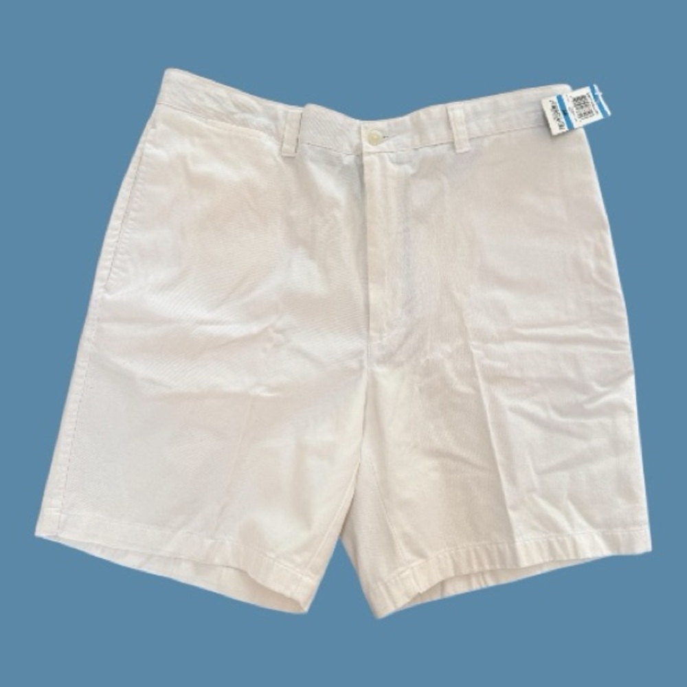 Club Room Men's White Flat Front Shorts